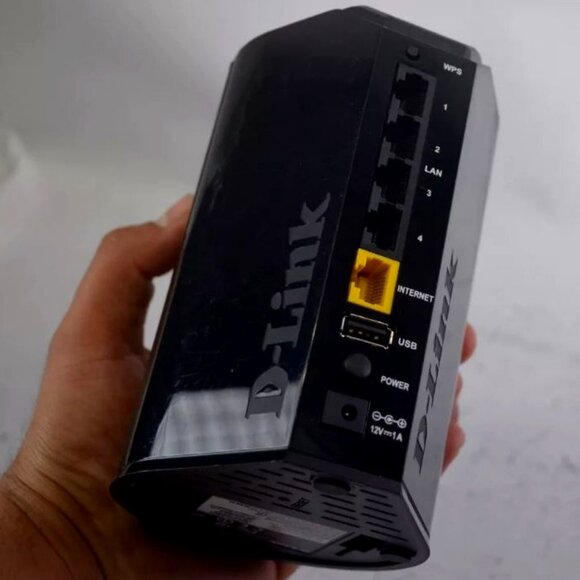D-LINK - DIR-817LW Wi-Fi Router Dual Band AC750 - UNIT ONLY - Picture 2 of 3